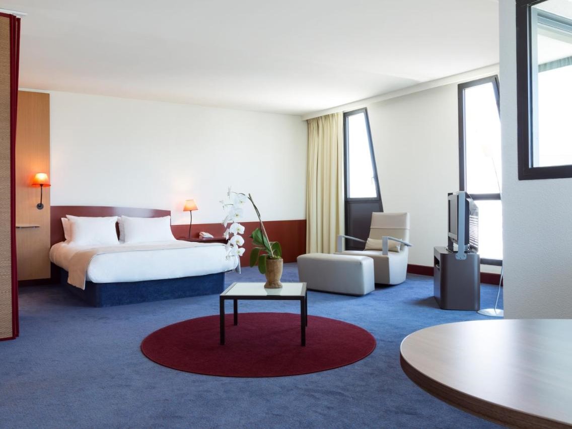 image of hotel Novotel Suites Marseille